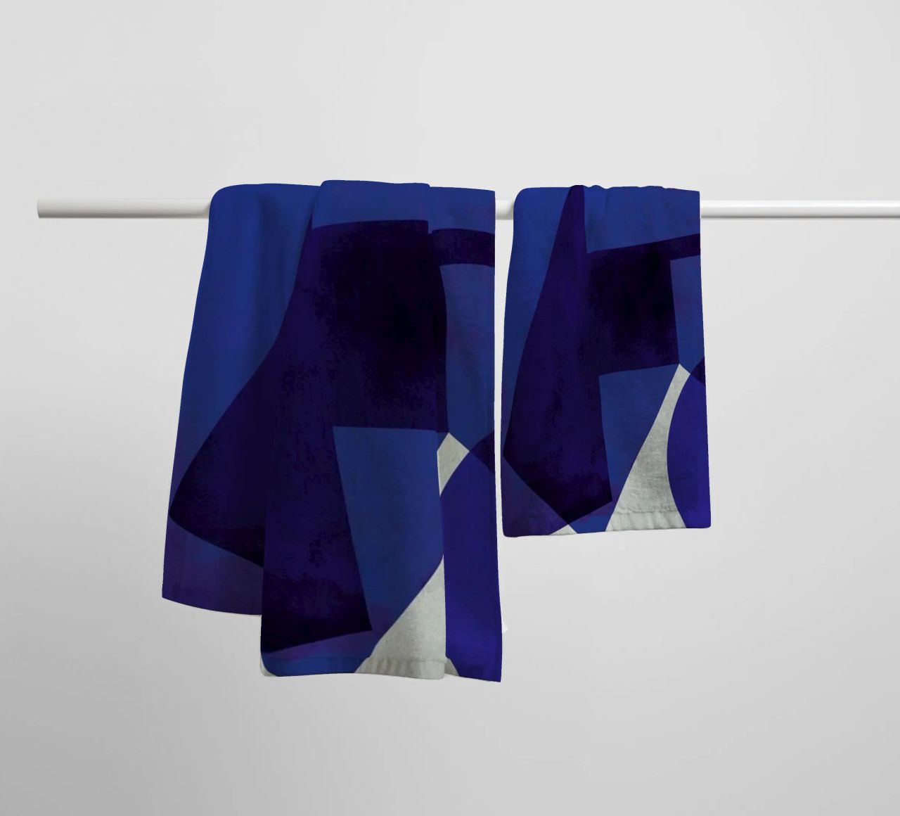 When In Blue 1 toalla de baño de LeDieg