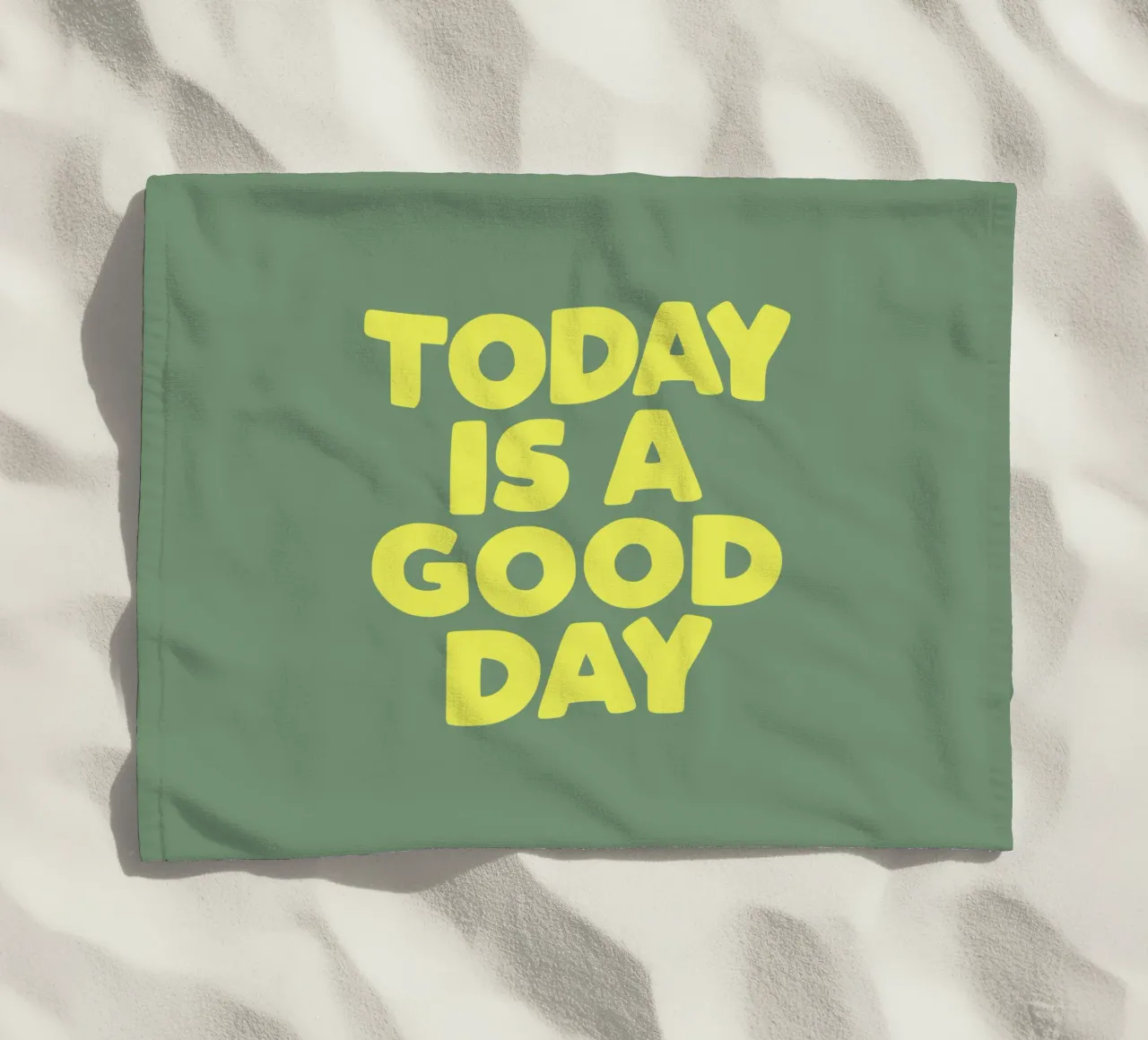 Oggi è un buon giorno Allegro edificante gioioso Typografie telo mare da THE MOTIVATED TYPE