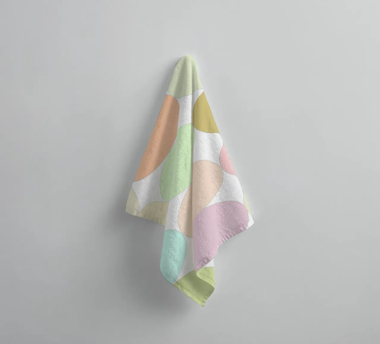 Puntini colorati asciugamano da bagno da LaylaOzPatterns