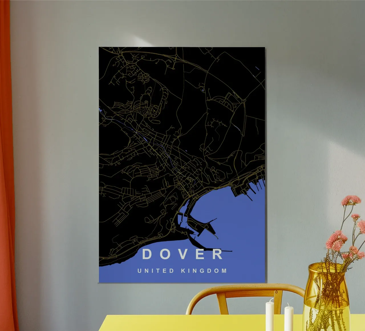Mappa della città di Dover Regno Unito nero e oro poster con telaio in alluminio da Cartographers Library