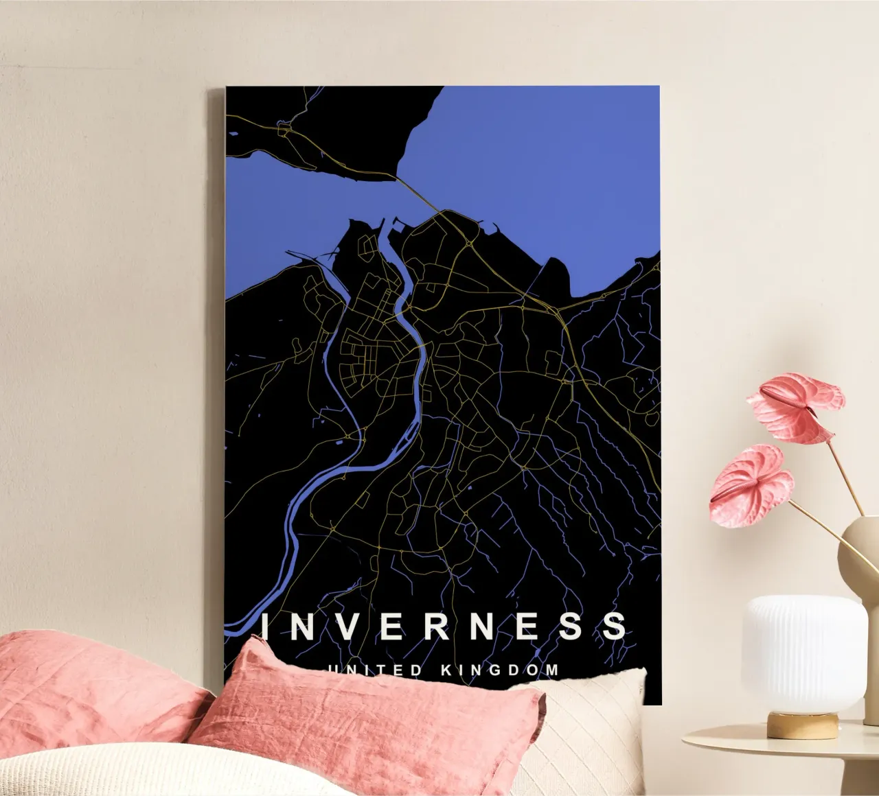 Mappa della città di Inverness Regno Unito nero e oro tela con Cornice a cassetta da Cartographers Library