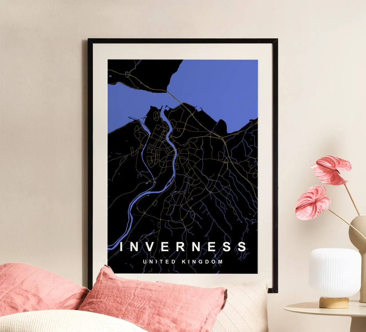 Mappa della città di Inverness Regno Unito nero e oro poster da Cartographers Library