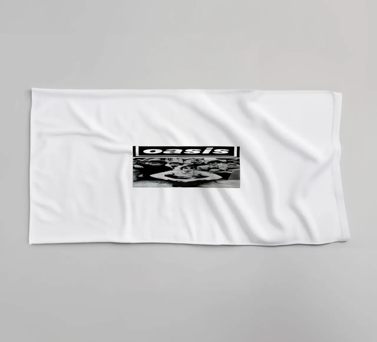 Black White Oasis towel by HUMMERSONIC