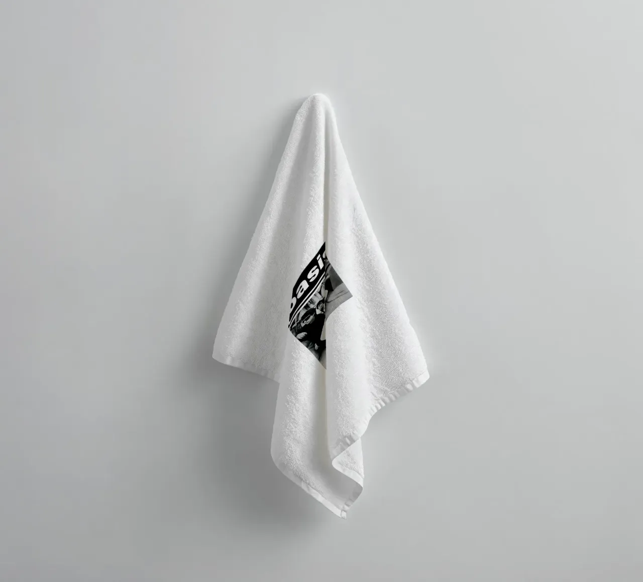 Black White Oasis towel by HUMMERSONIC