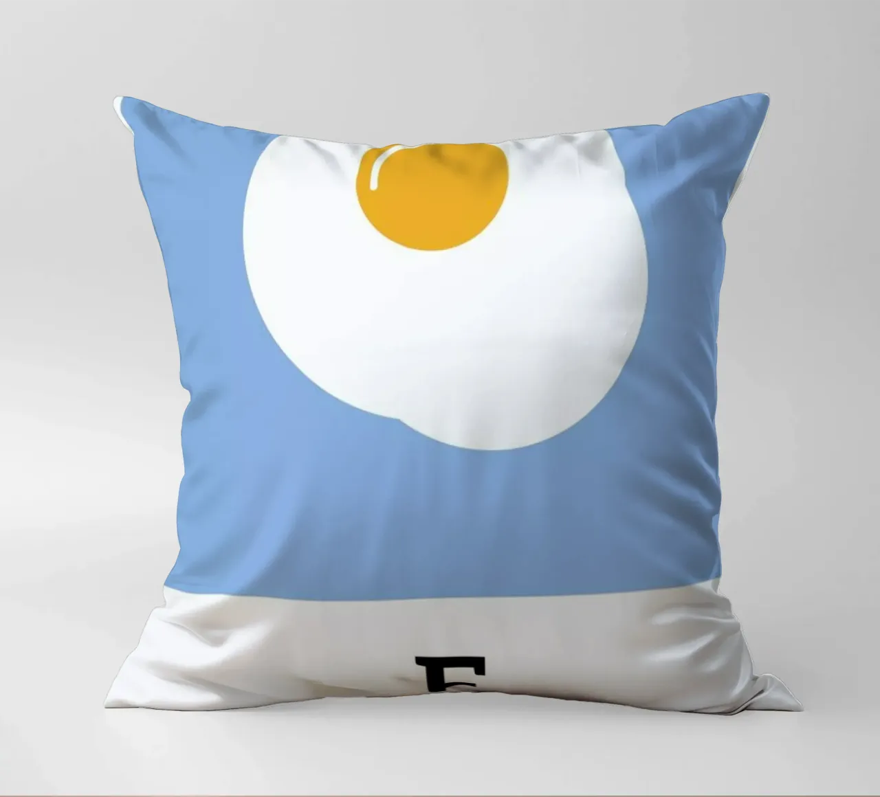„The Food Alphabet“ - E like Egg cuscino da BLAEK Design Studio