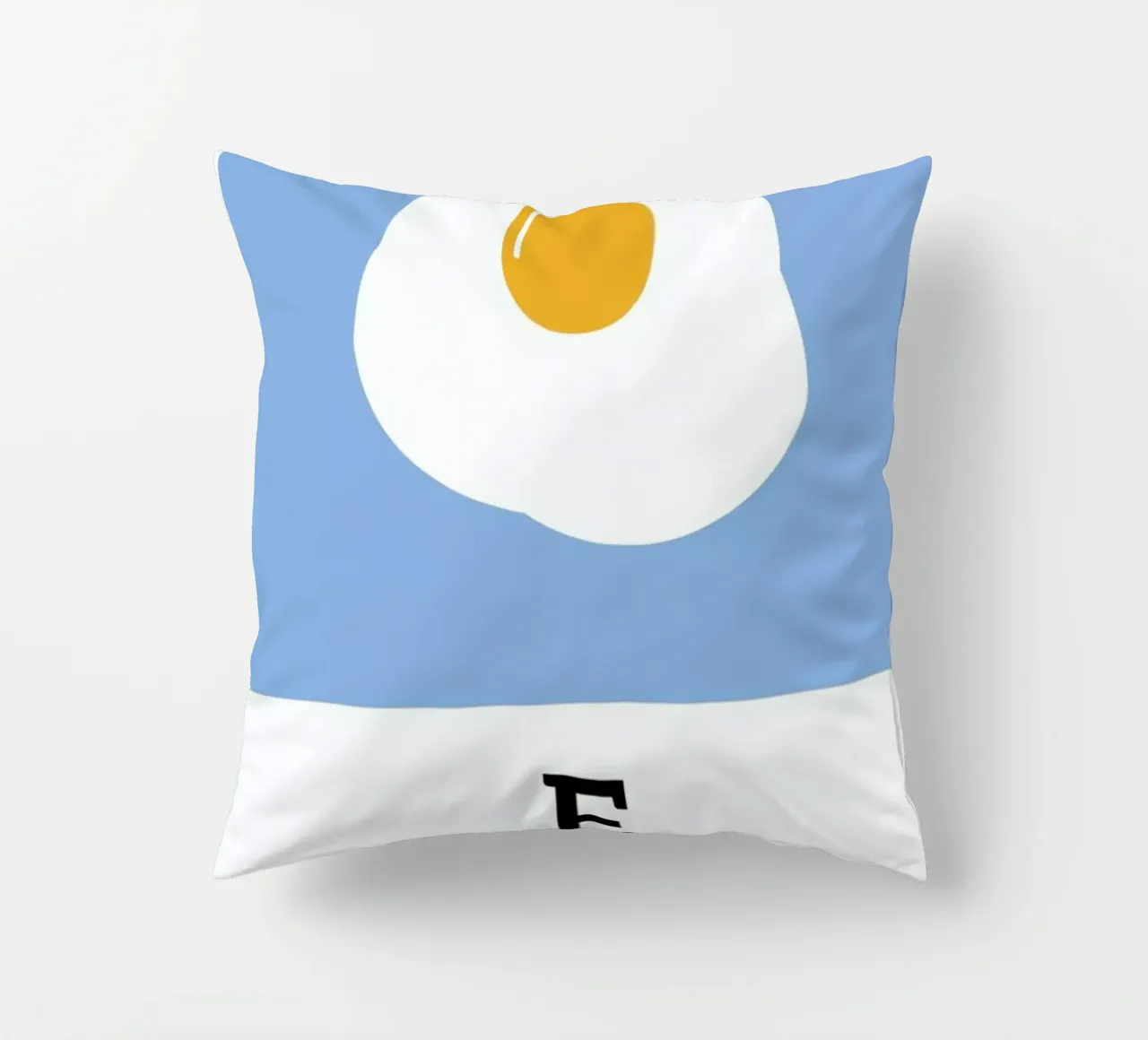 „The Food Alphabet“ - E like Egg cuscino da BLAEK Design Studio