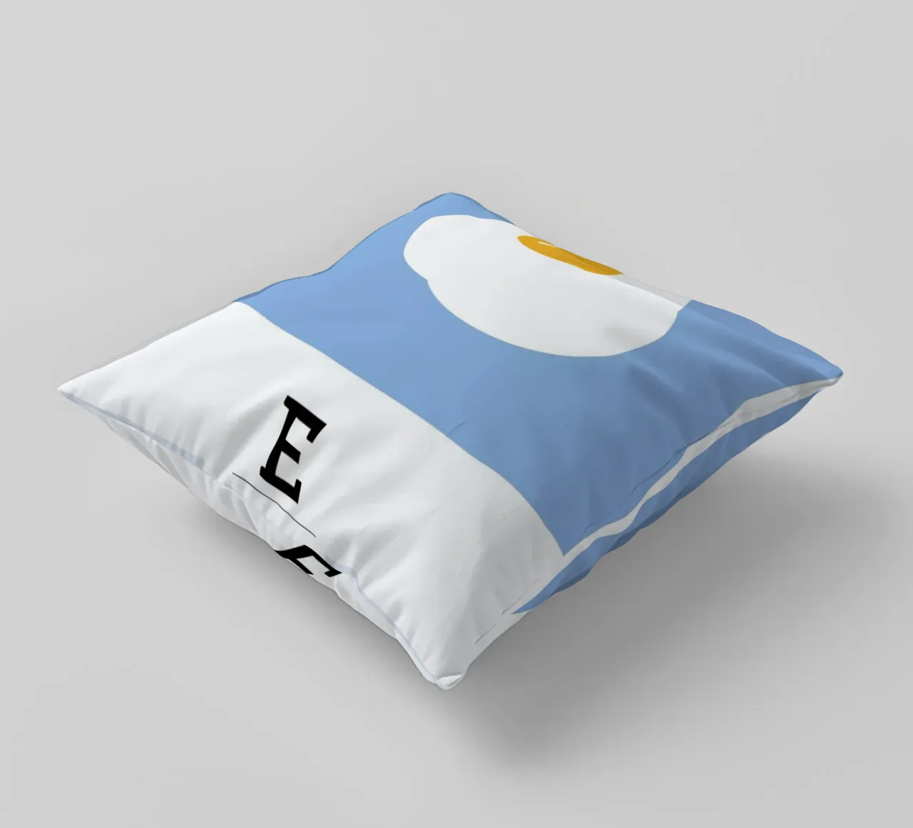 „The Food Alphabet“ - E like Egg cuscino da BLAEK Design Studio