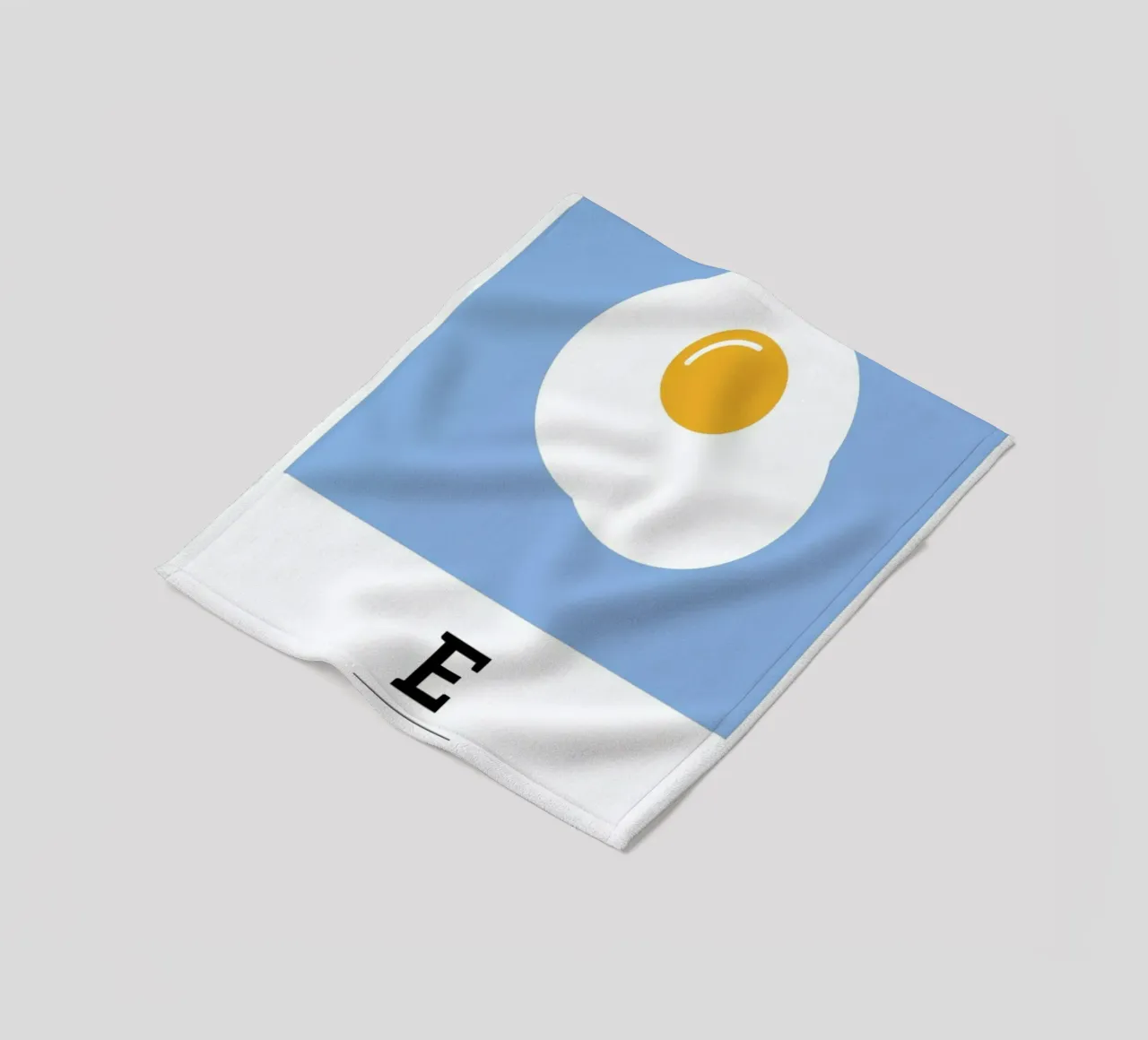 „The Food Alphabet“ - E like Egg coperta in pile da BLAEK Design Studio