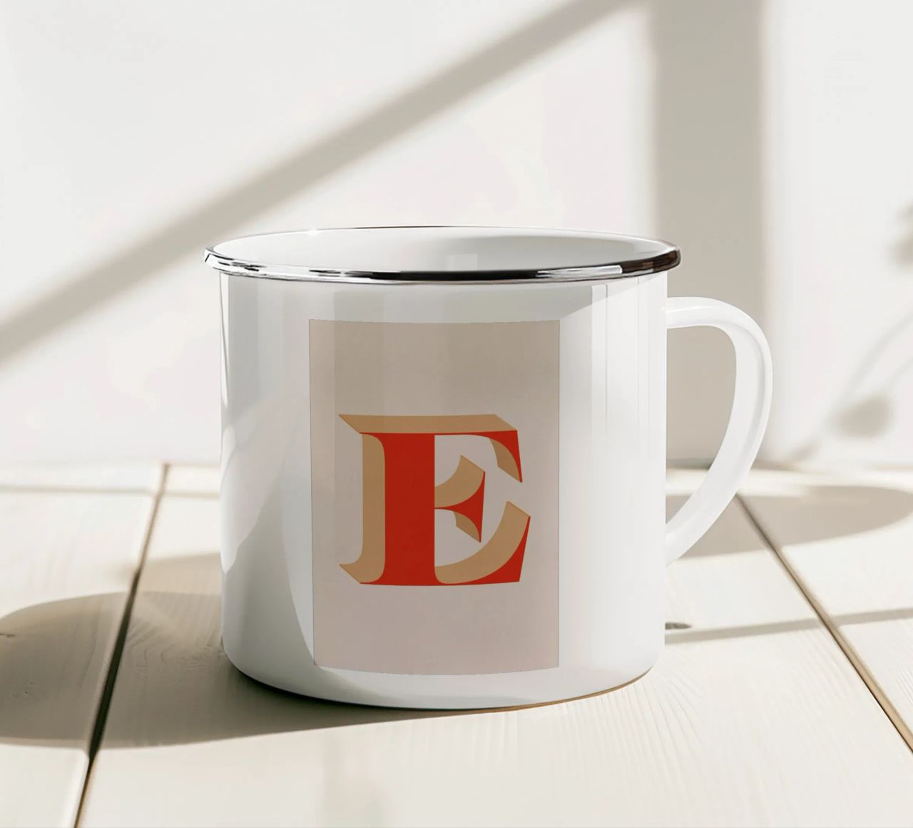 Red E tazza in smalto da daylight design studio