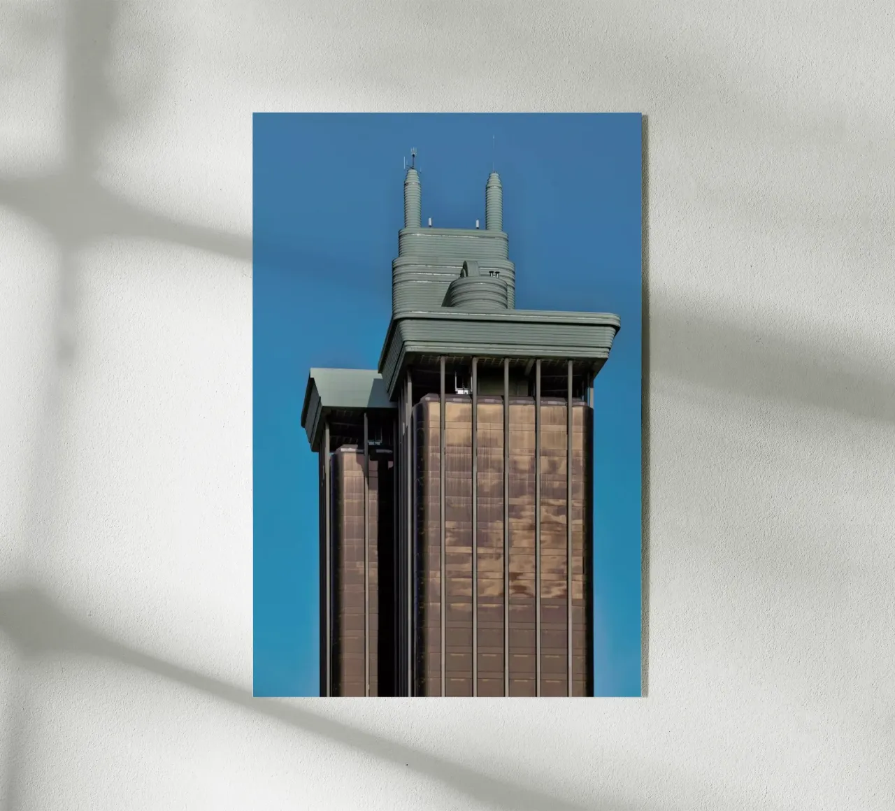 Torre colon plexiglass da Michael Belhadi