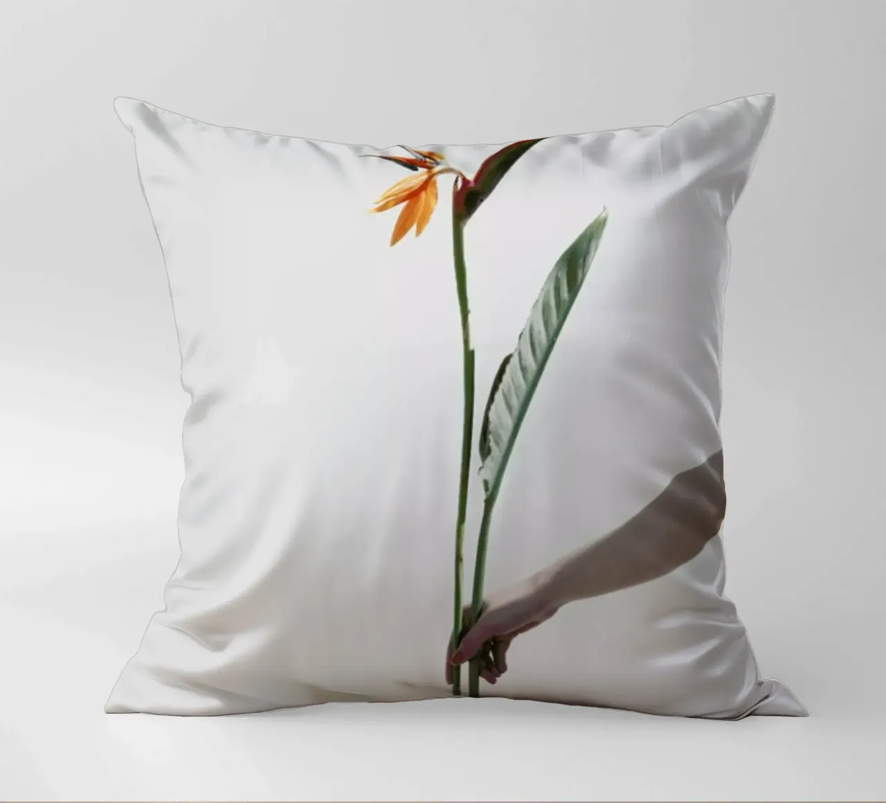 Paradise Bird cuscino da George Griefy