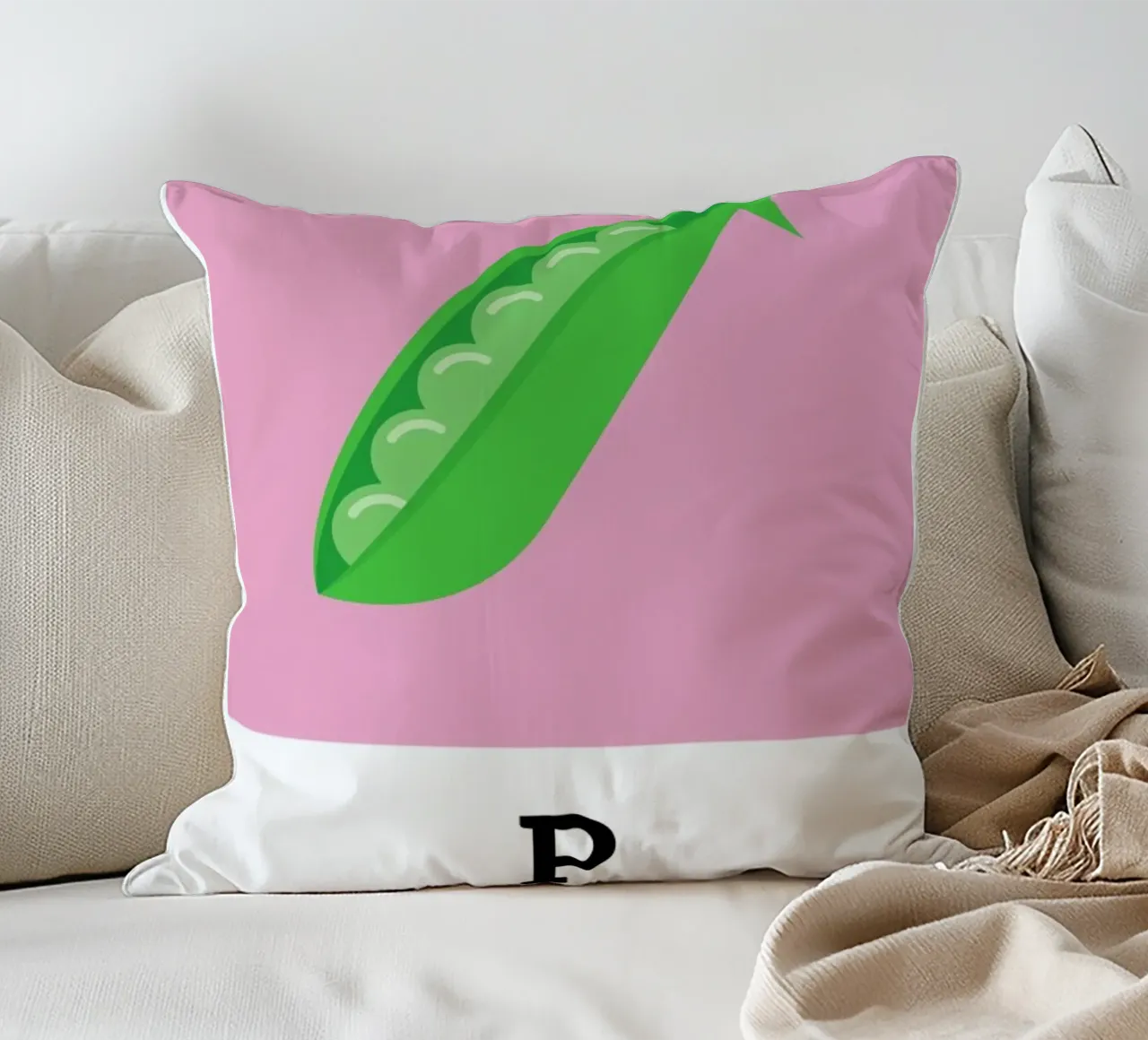 „The Food Alphabet“ - P like Pea cuscino da BLAEK Design Studio