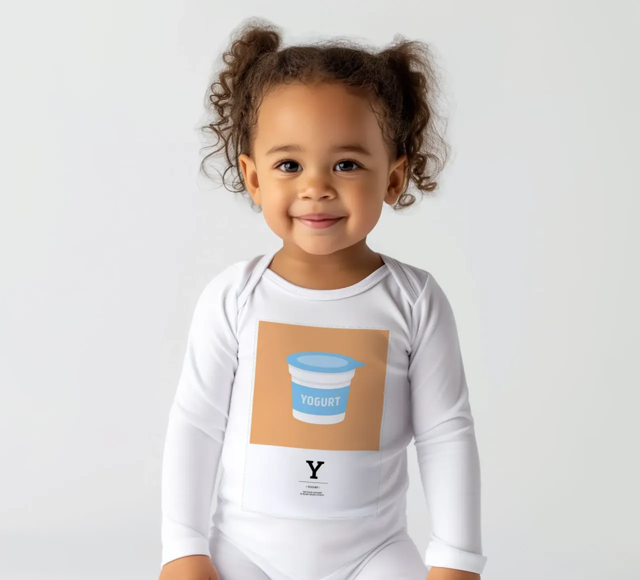 „The Food Alphabet“ - Y like Yogurt body neonato maniche lunghe da BLAEK Design Studio
