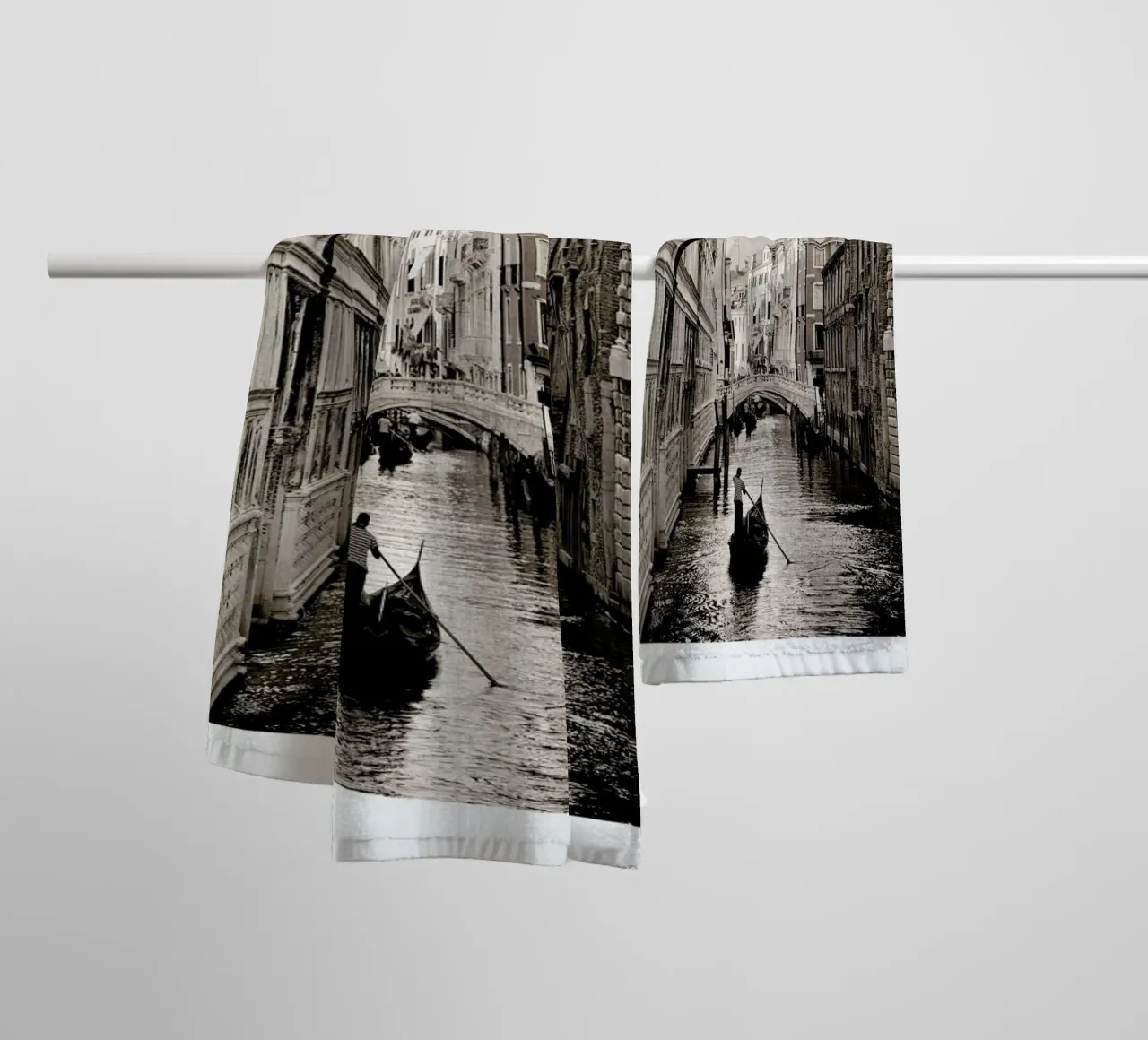 Gondola in Venice asciugamano da bagno da METROPOLIS