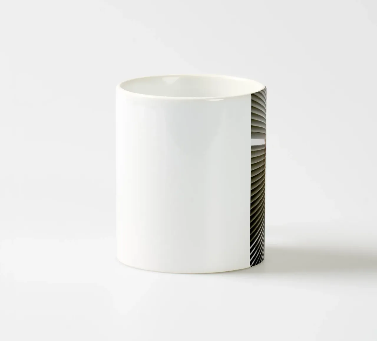Window Blinds tazza in ceramica da Chris Abatzis