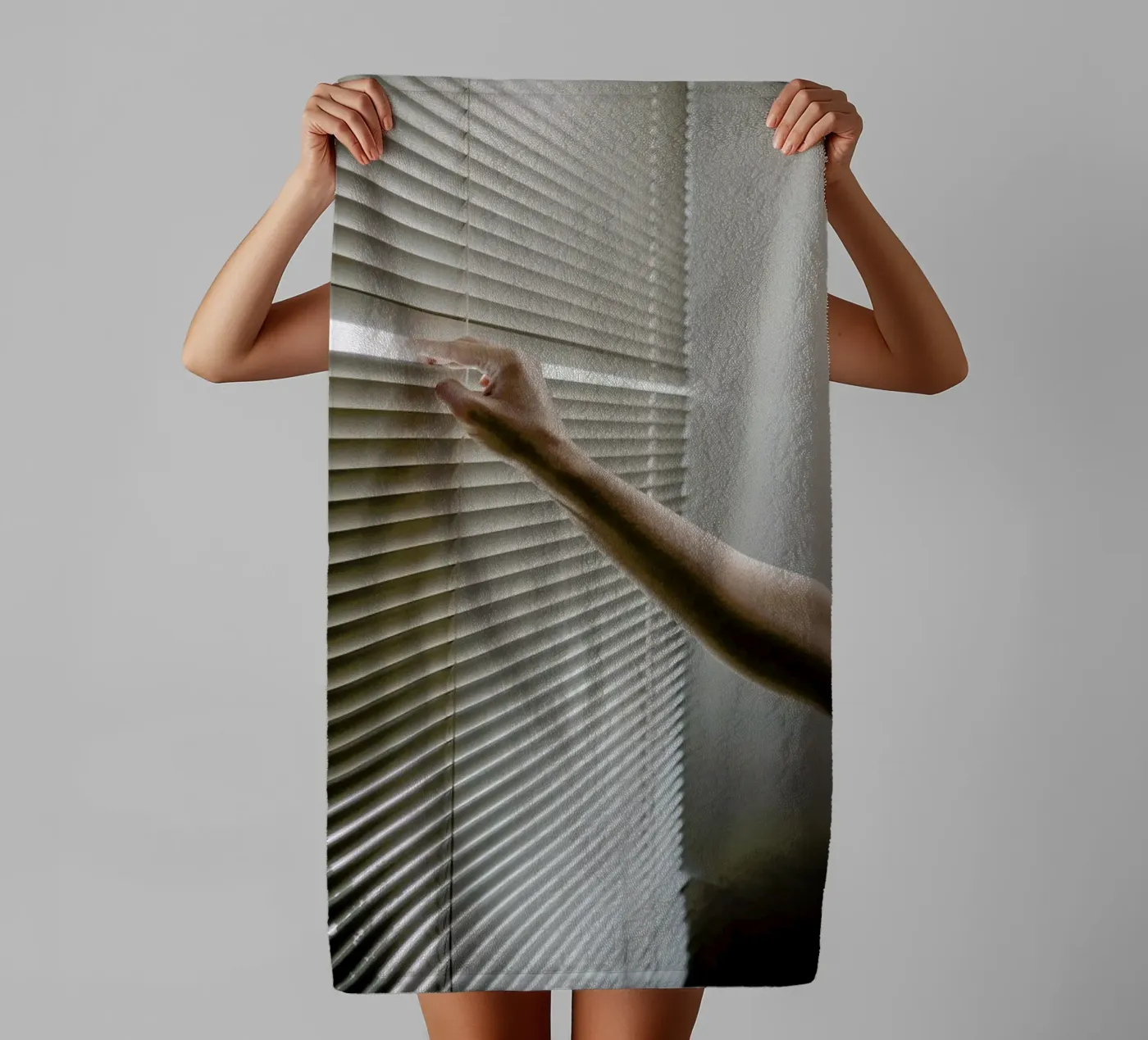 Window Blinds badhanddoek van Chris Abatzis