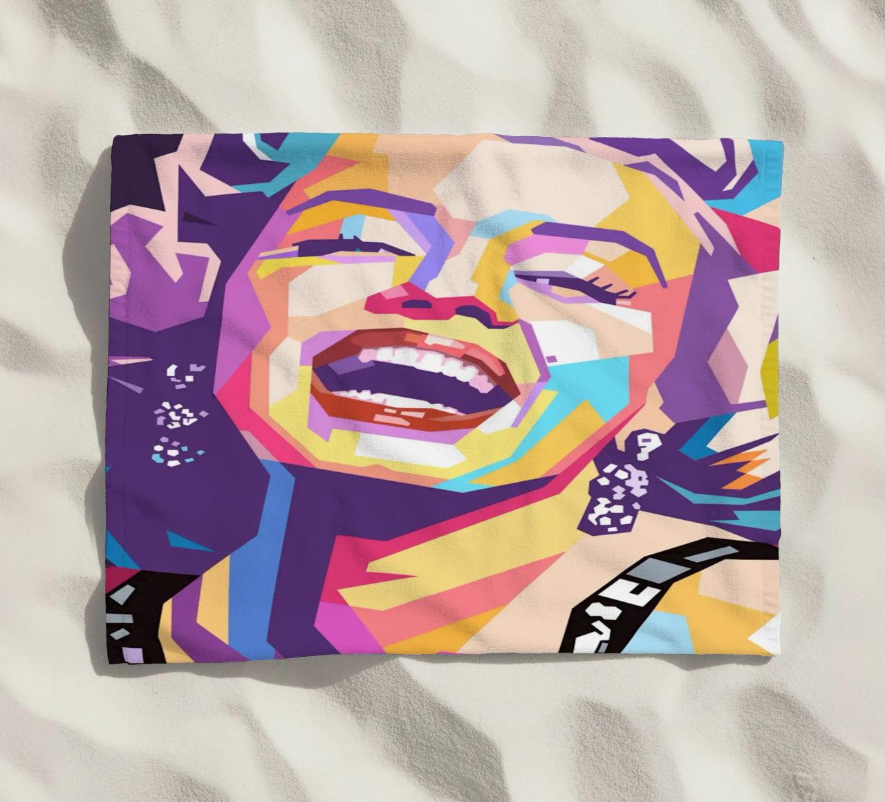 Marilyn Monroe, ritratto pop art colorato telo mare da Hantamrata