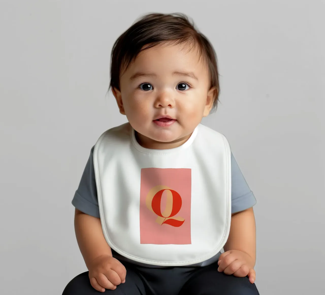 Red Q babero de daylight design studio
