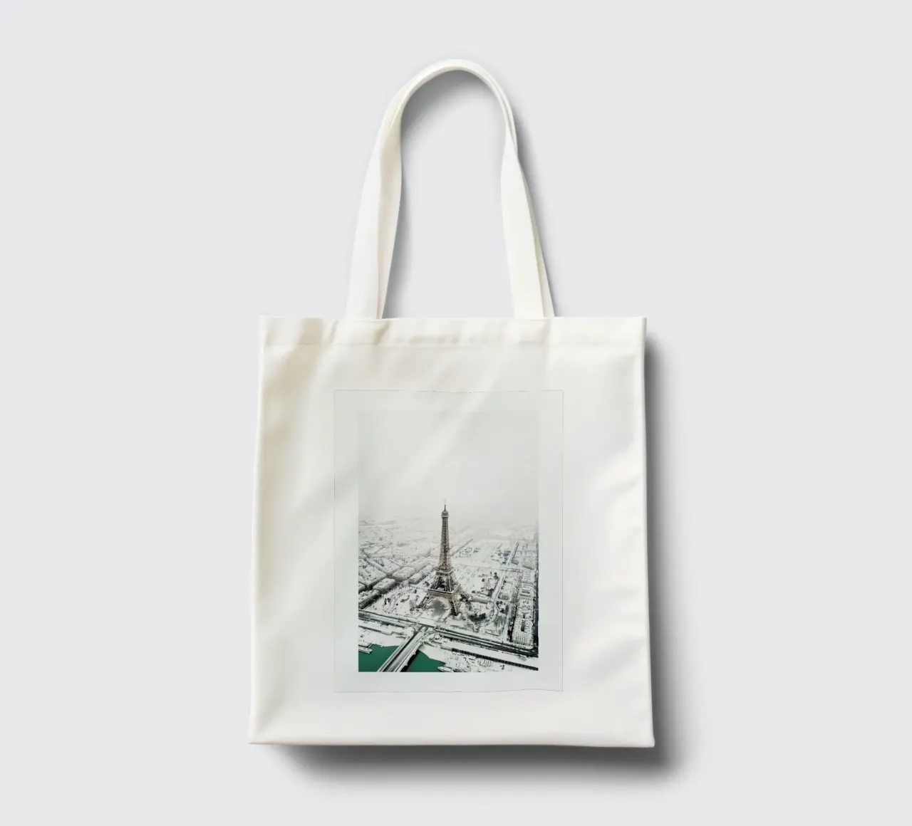 Paris in Winter tote bag by METROPOLIS