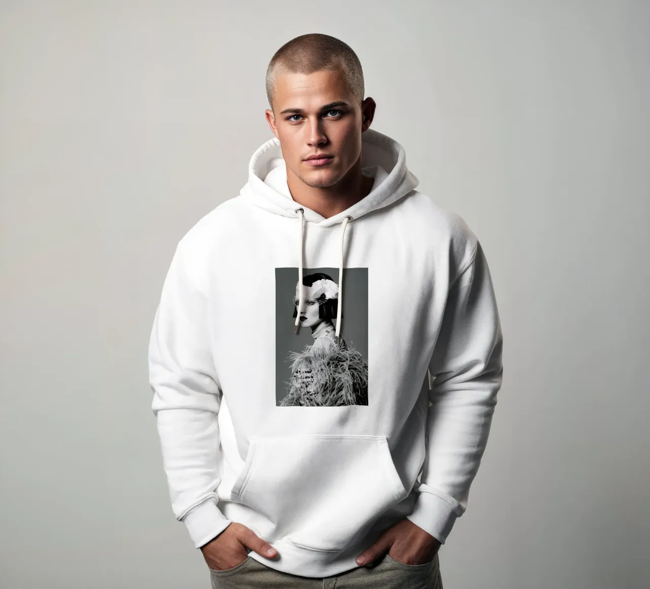 Feathers I hoodie van Runway Collective