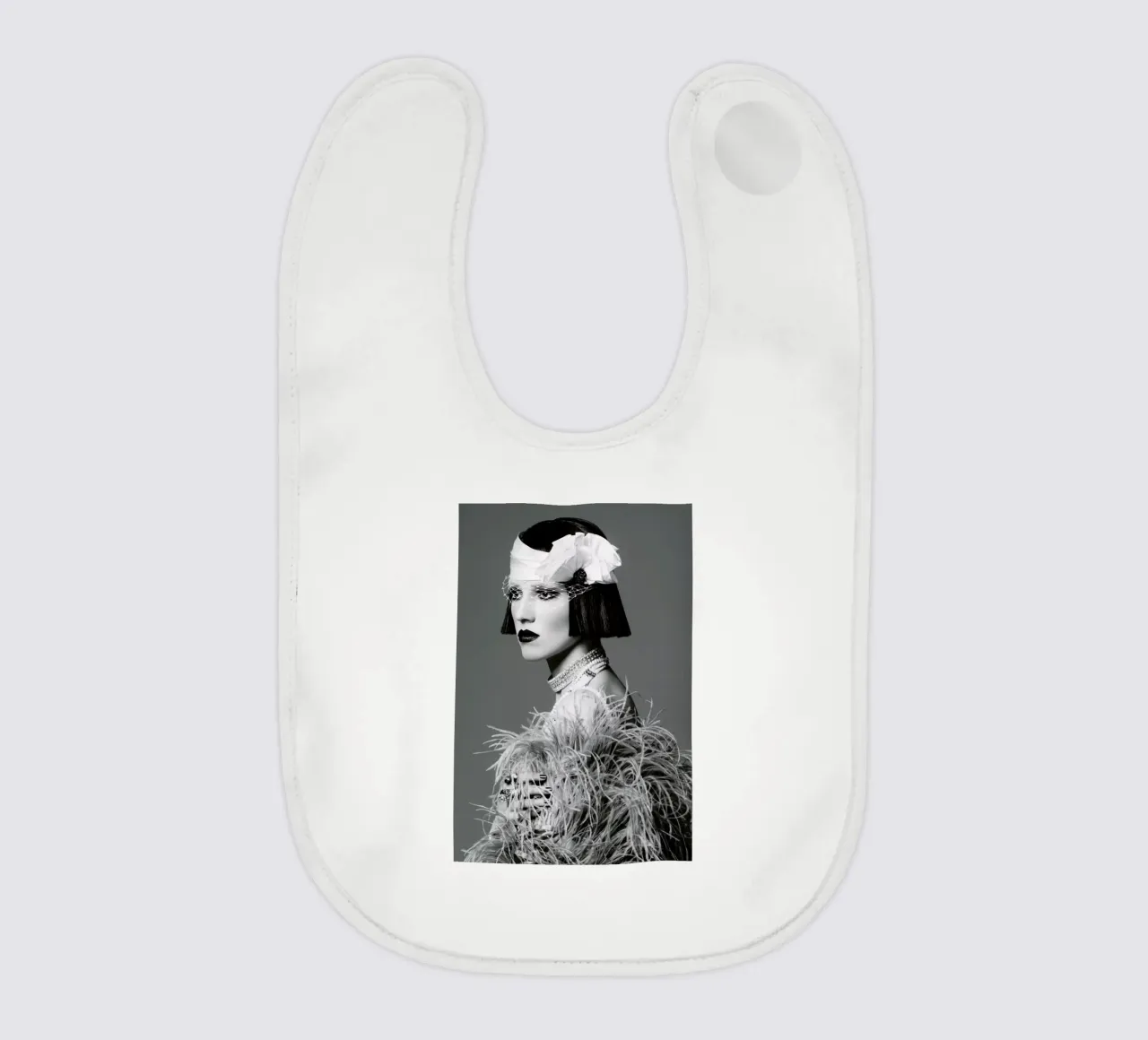 Feathers I bavaglino da Runway Collective