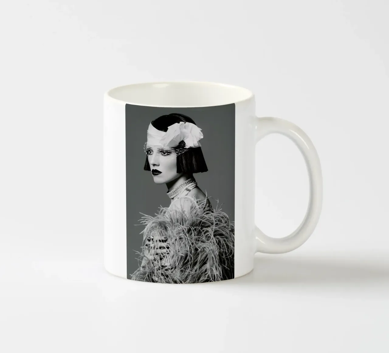 Feathers I tazza in ceramica da Runway Collective