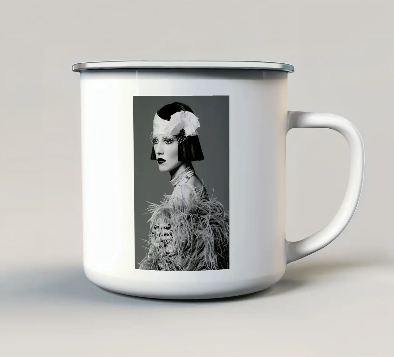 Feathers I Emaille Tasse von Runway Collective