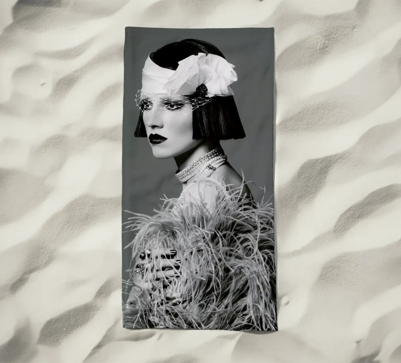 Feathers I telo mare da Runway Collective