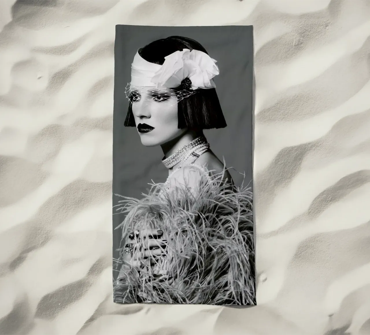 Feathers I telo mare da Runway Collective