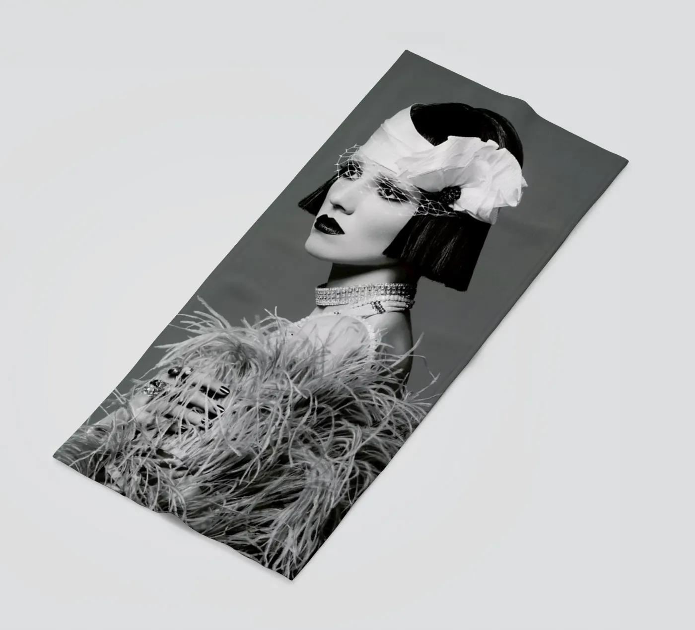 Feathers I telo mare da Runway Collective