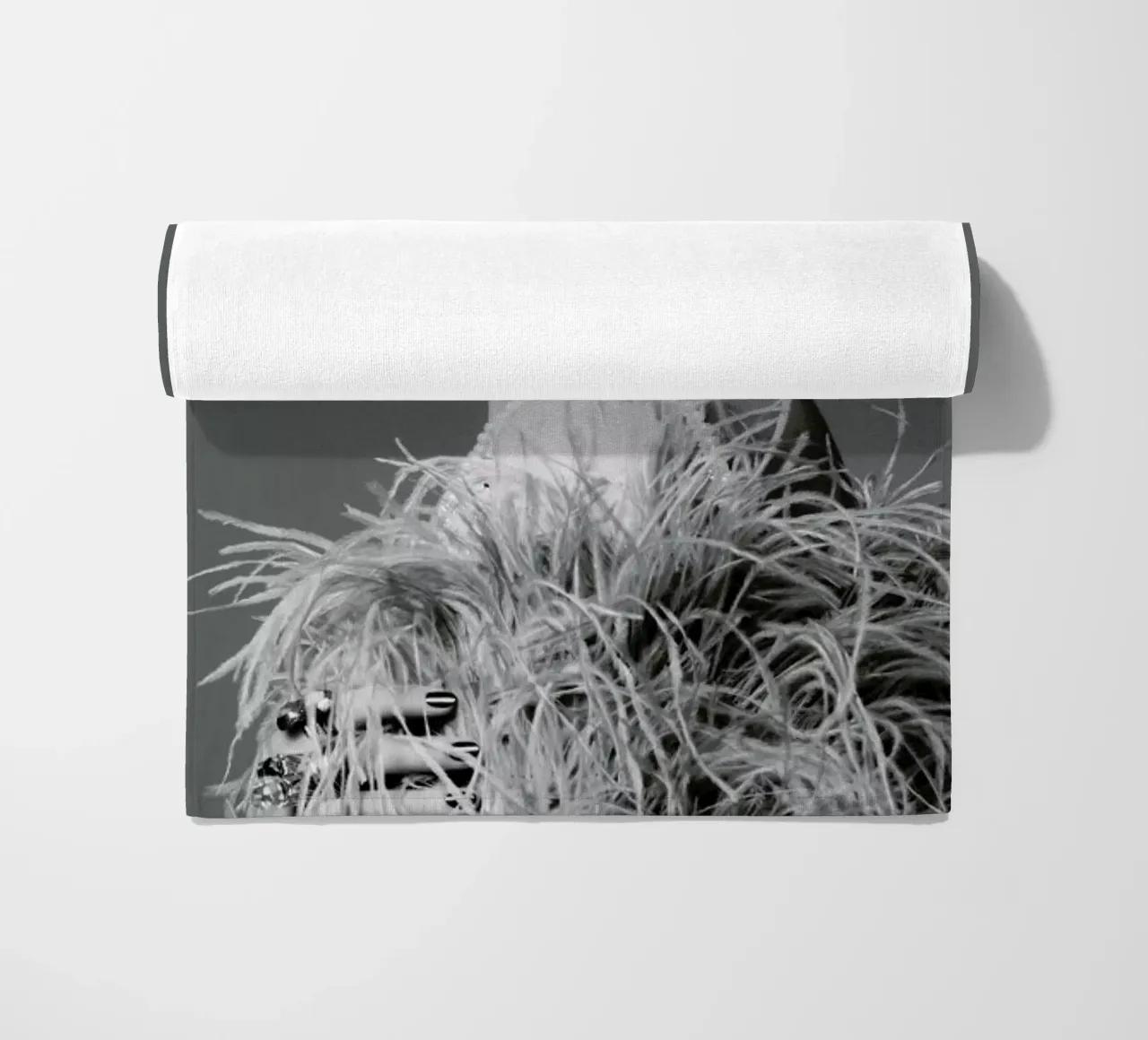 Feathers I telo mare da Runway Collective