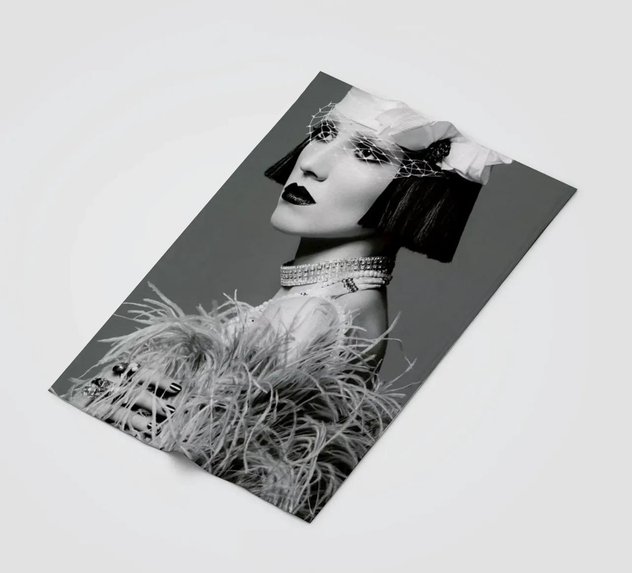 Feathers I coperta in pile da Runway Collective