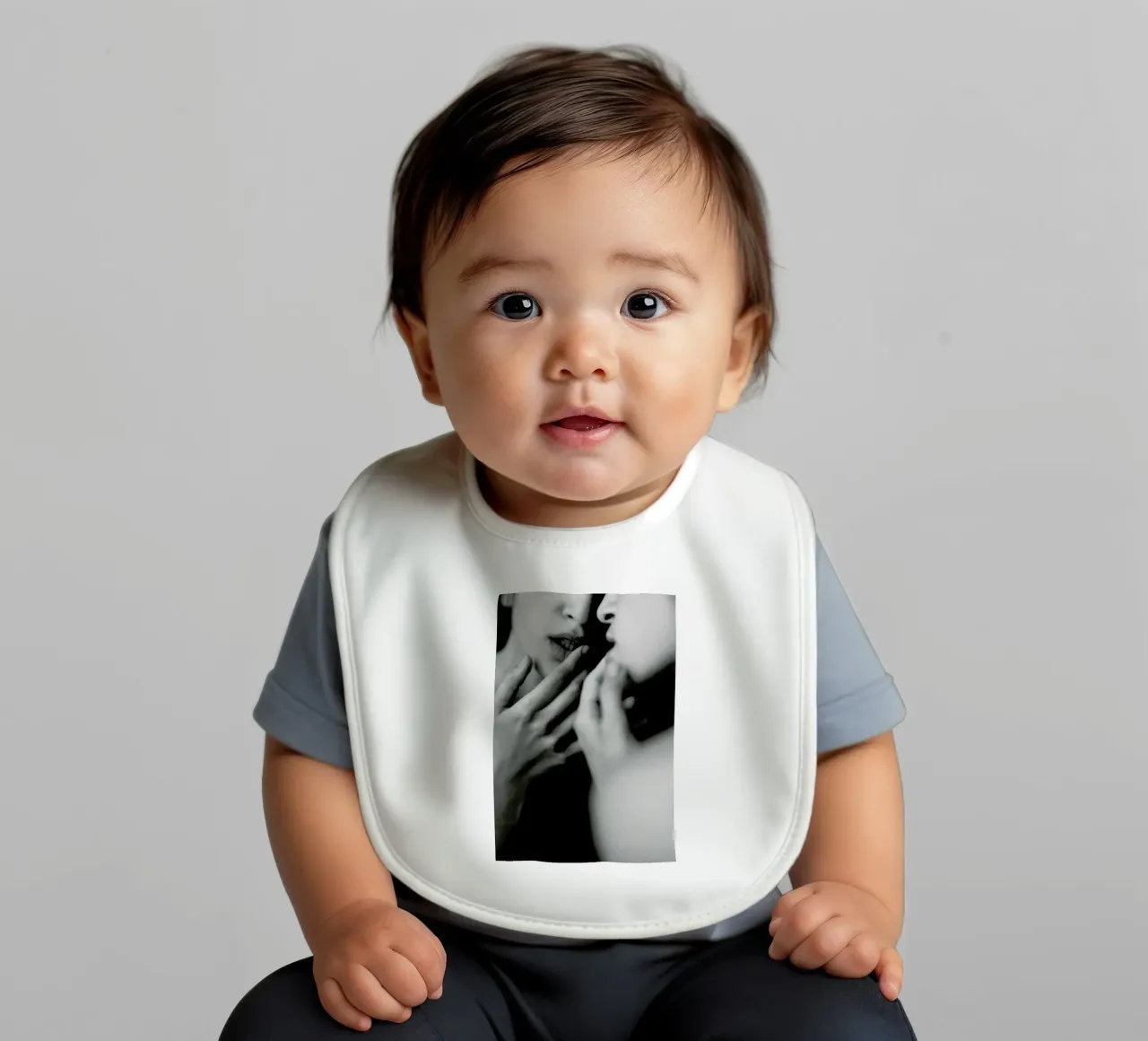 Lust bavaglino da Runway Collective