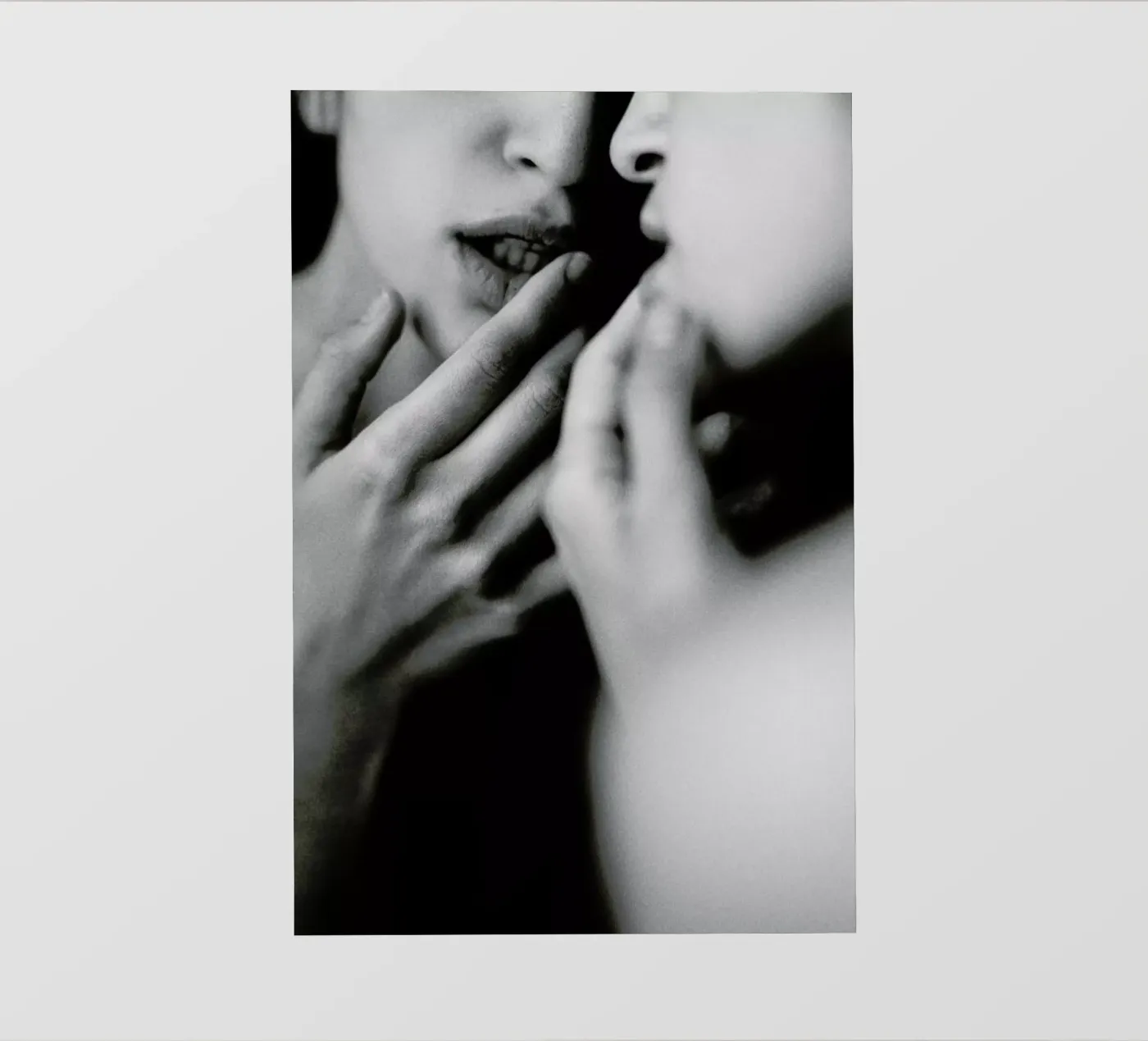 Lust pellicola backlit da Runway Collective