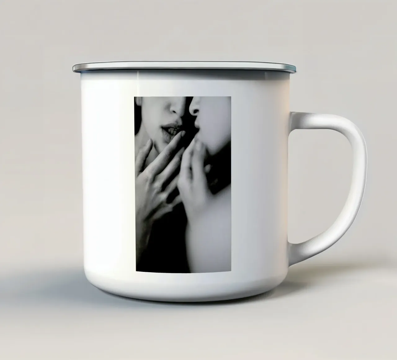 Lust tazza in smalto da Runway Collective