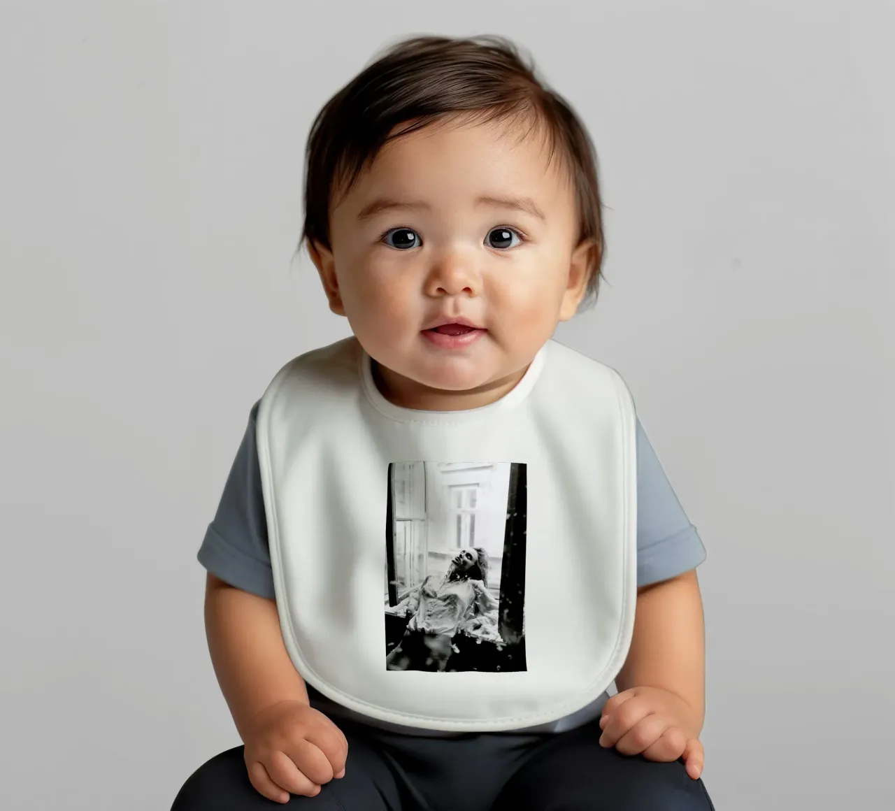 Reclining bavaglino da Runway Collective