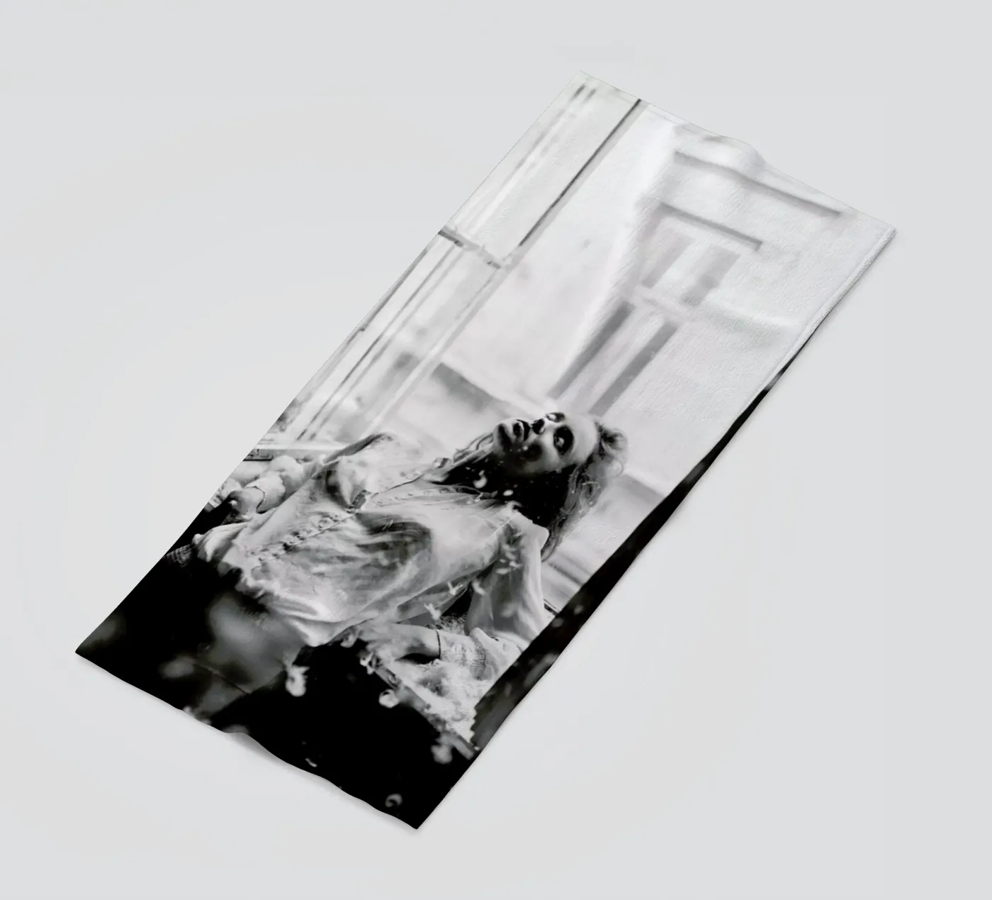 Reclining telo mare da Runway Collective