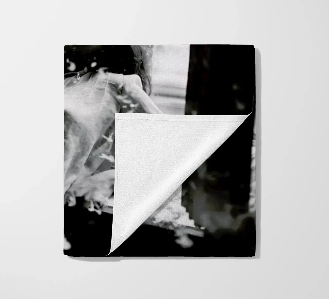 Reclining telo mare da Runway Collective