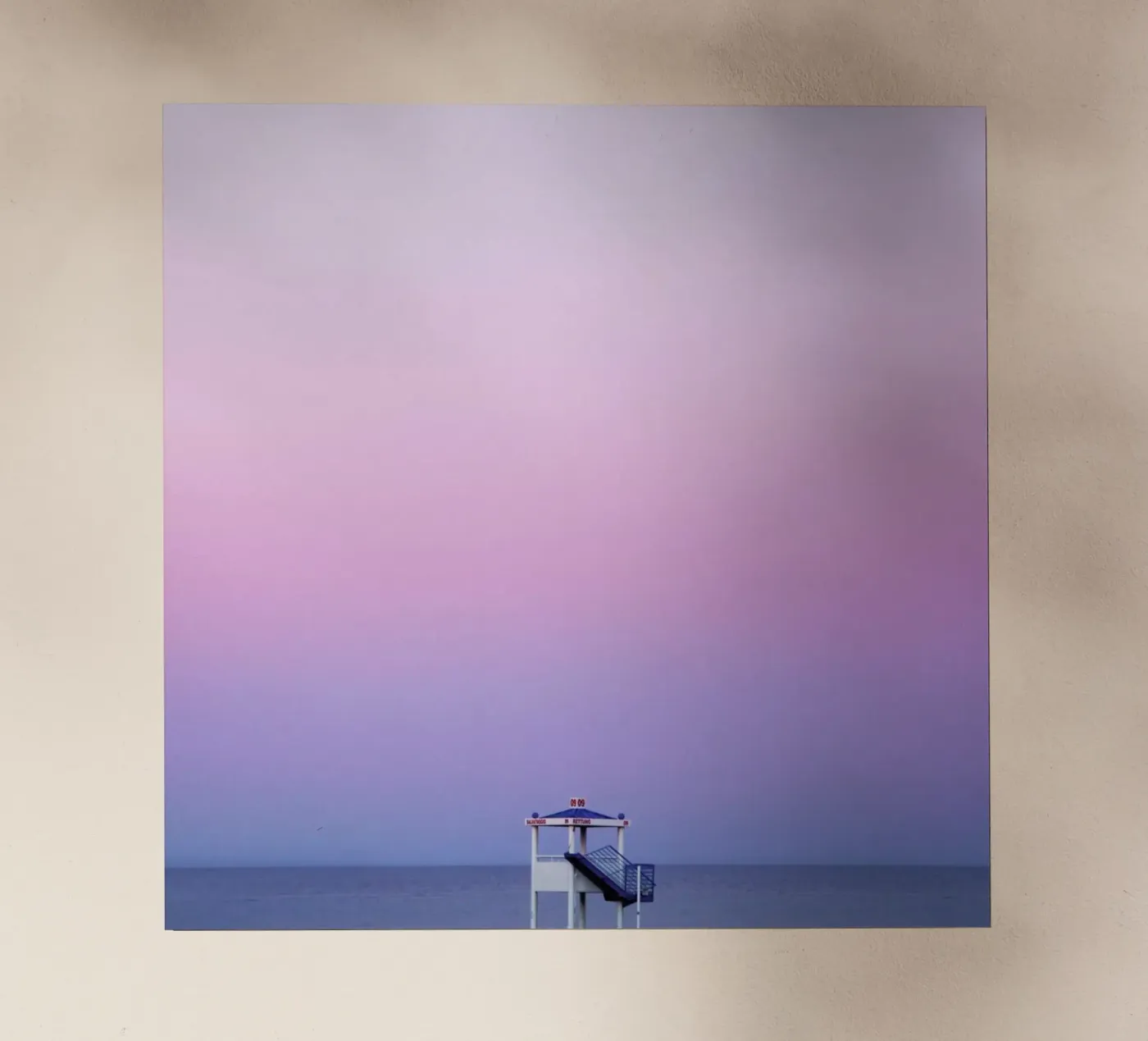 Rescue pellicola backlit da Rupert Höller