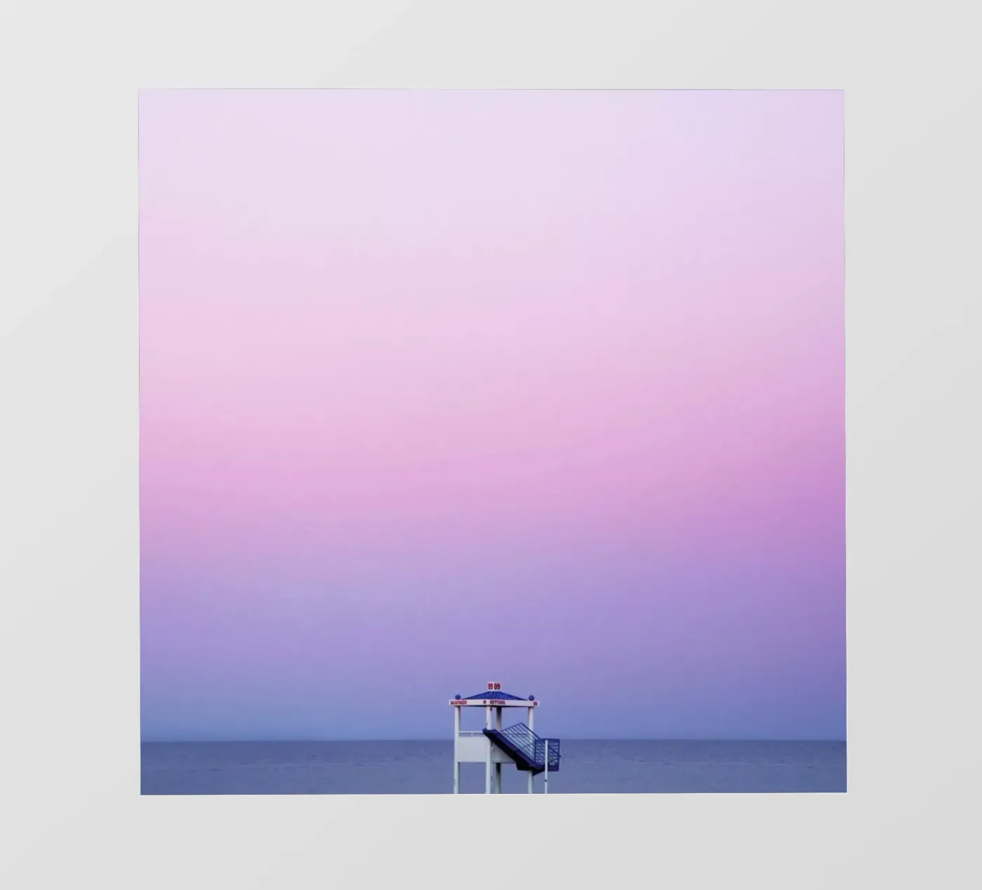 Rescue pellicola backlit da Rupert Höller