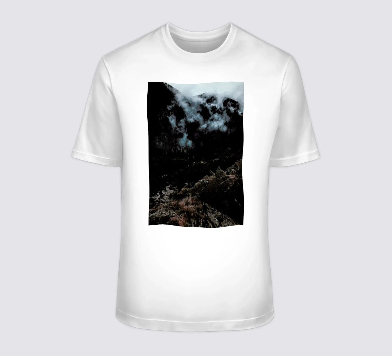 Trees and Clouds t-shirt da Sebastian Hilgetag