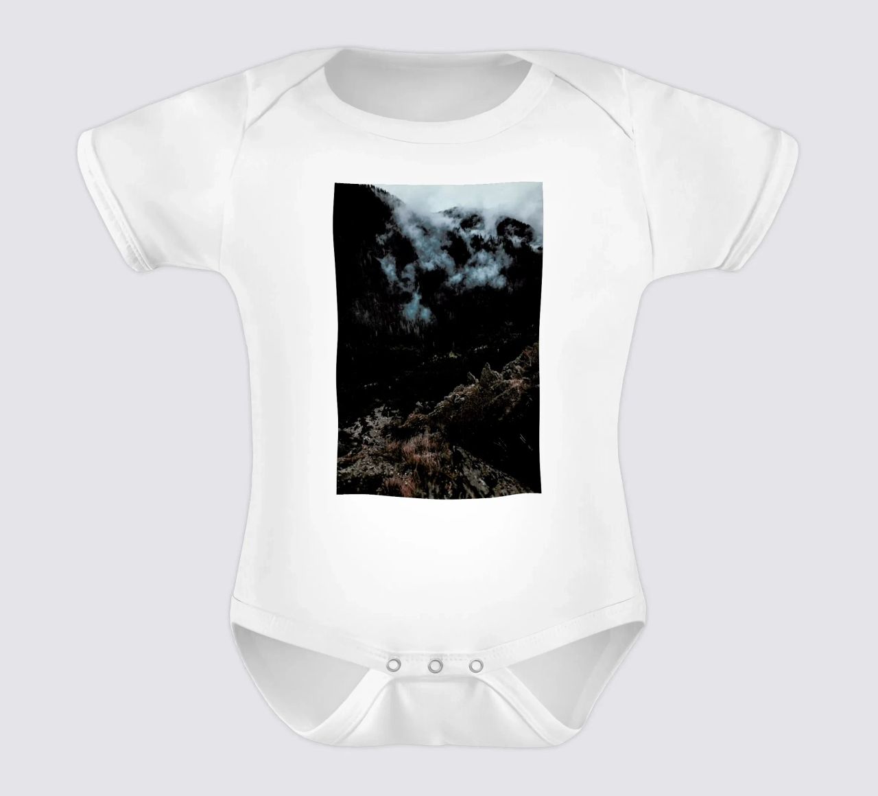Trees and Clouds body neonato maniche corte da Sebastian Hilgetag