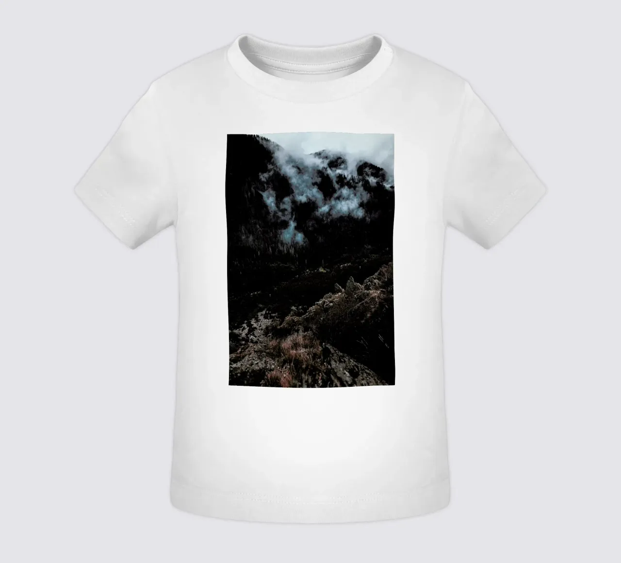 Trees and Clouds maglietta neonato da Sebastian Hilgetag