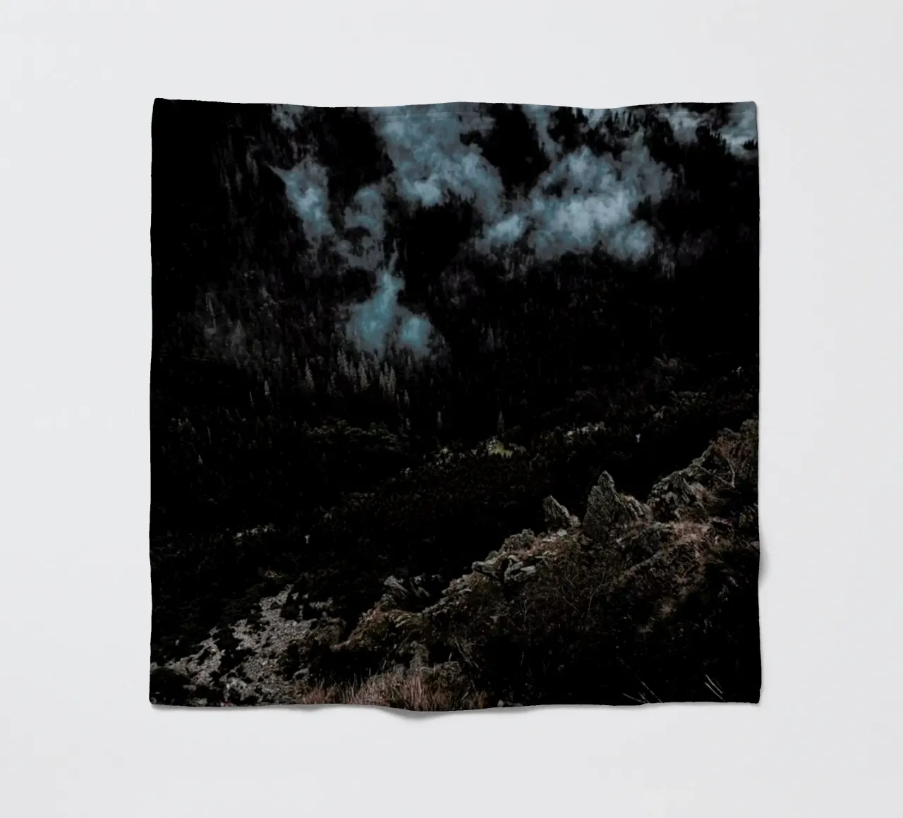 Trees and Clouds coperta in pile da Sebastian Hilgetag