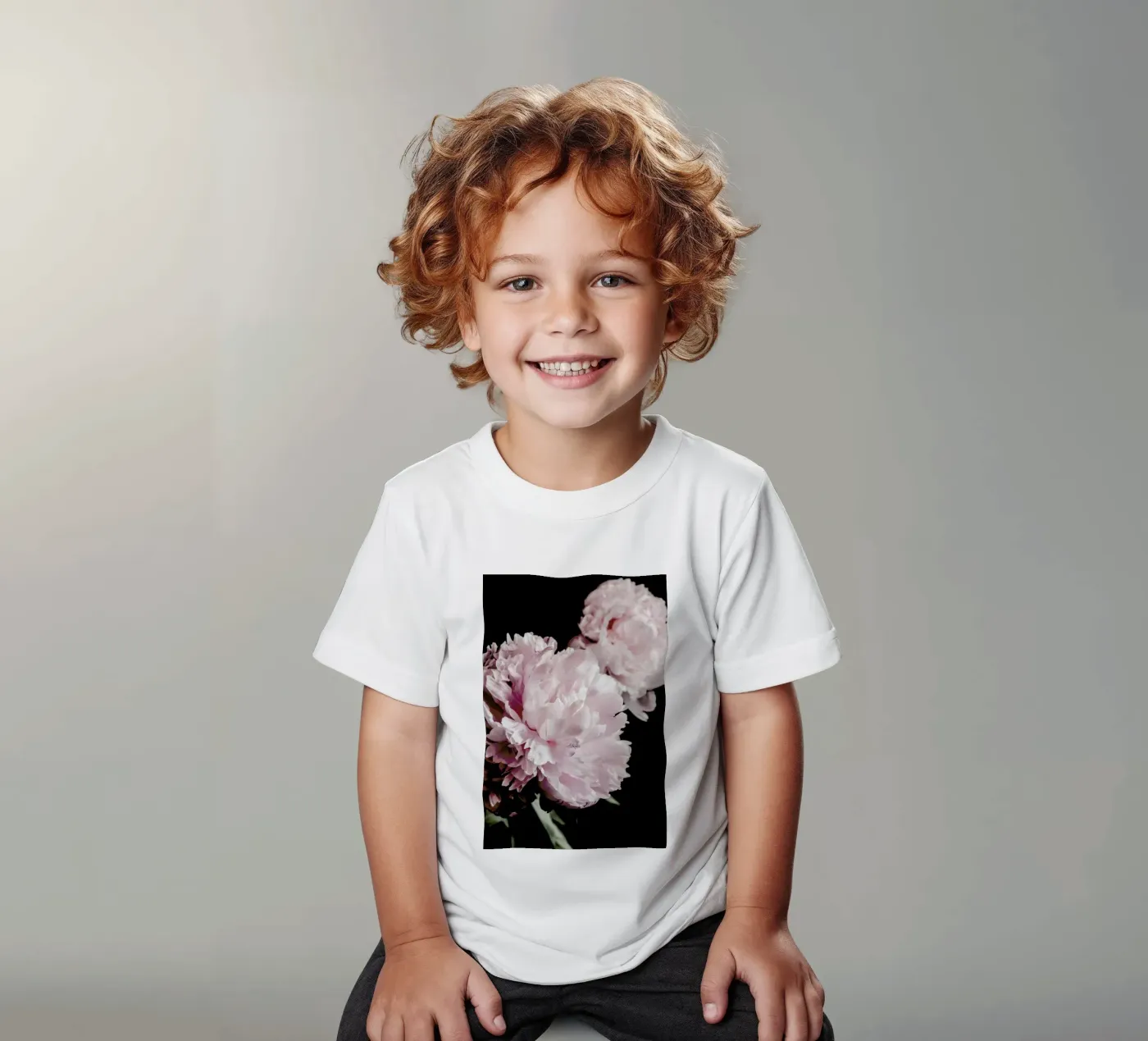Two Peonies t-shirt bambini da Flora & Fauna