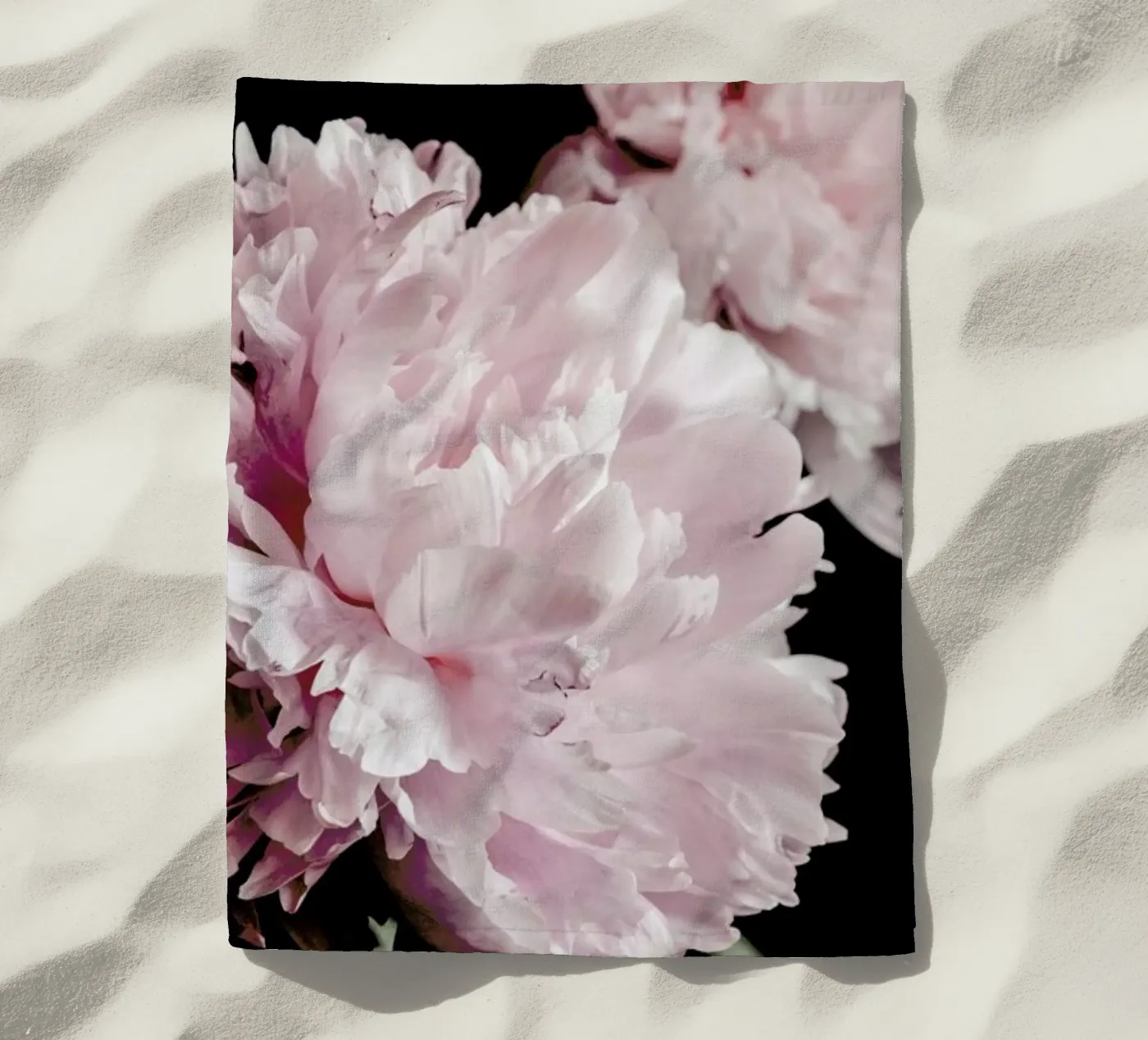 Two Peonies strandhanddoek van Flora & Fauna