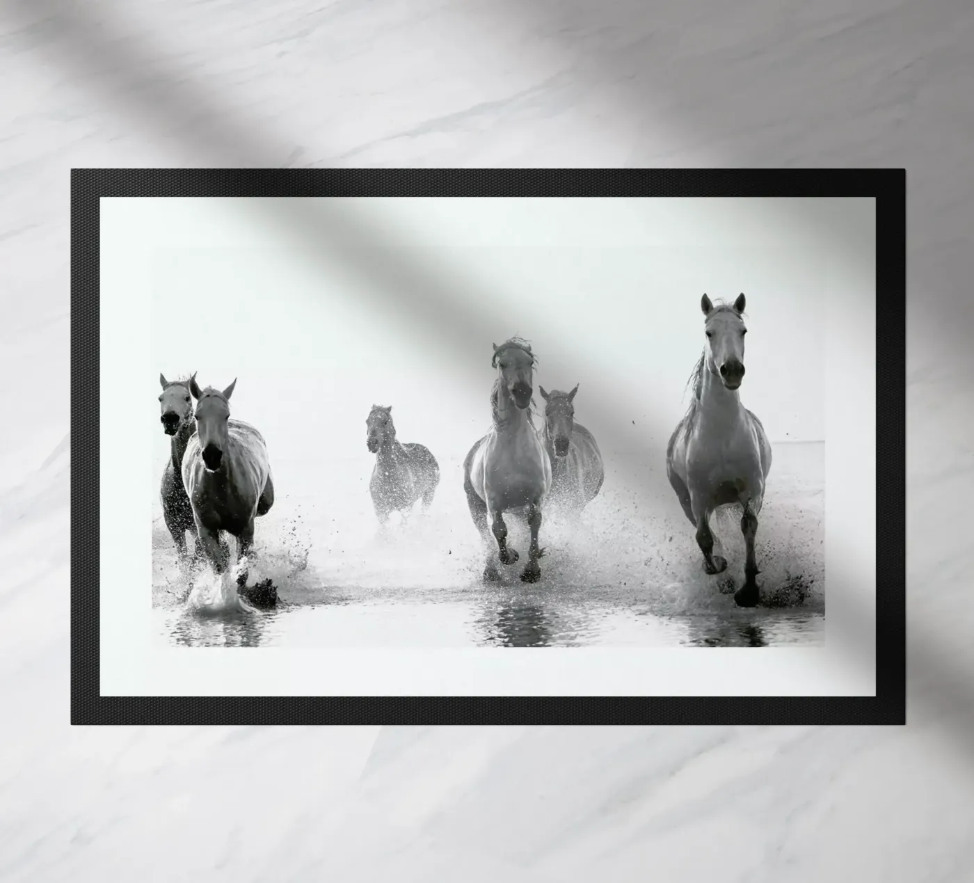Galloping Through the Surf Fußmatte von Natural Kingdom