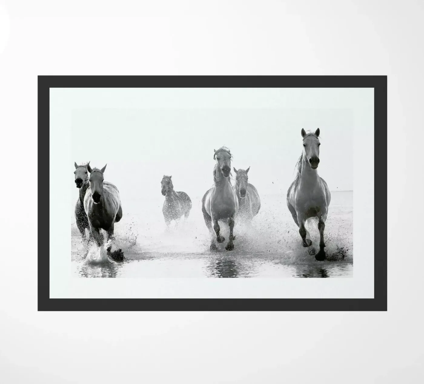 Galloping Through the Surf Fußmatte von Natural Kingdom