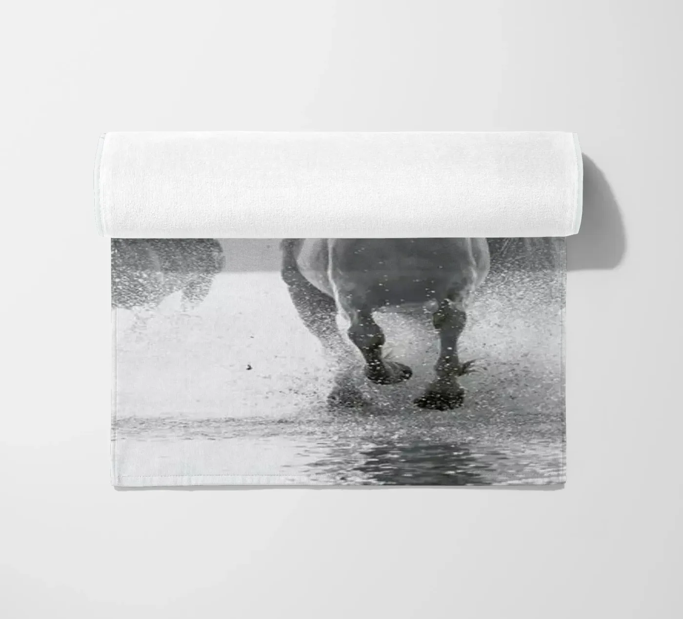 Galloping Through the Surf telo mare da Natural Kingdom