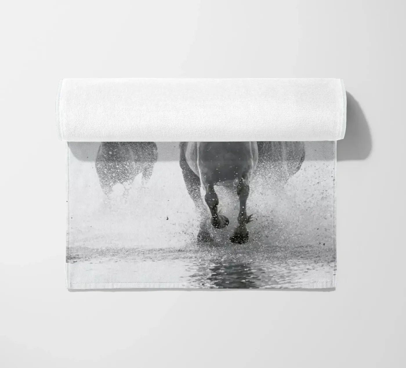 Galloping Through the Surf telo mare da Natural Kingdom